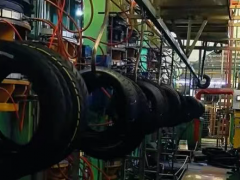 安装调试设备，10亿轮胎项目冲刺试产！