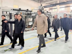 “高胎冠轮胎一次法智能成型装备”通过中国石化联合会科技成果鉴定